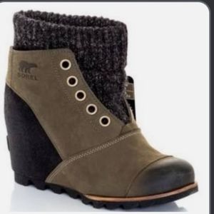 Sorel Joanie sweater wedge boot